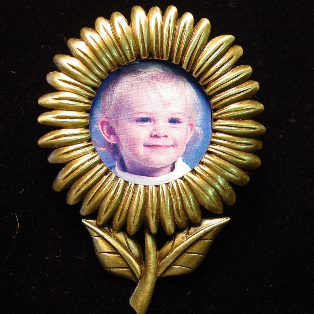 COPY - 🌸 3/$12 🐝 ‘Bronze Sunflower 🌻 Photo’ Pin Brooch